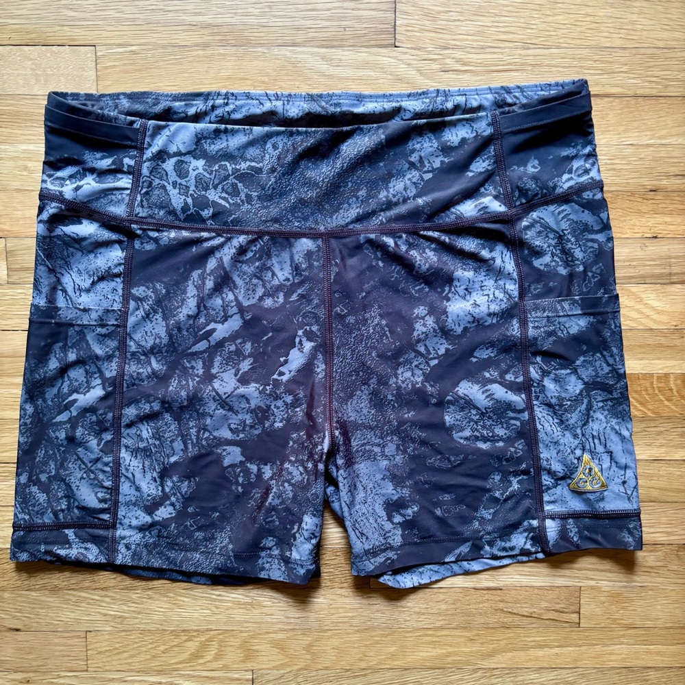 Nike Shorts ACG Dri Fit ADV Crater Lookout‎ Biker Women's XL Run Workout Athlete